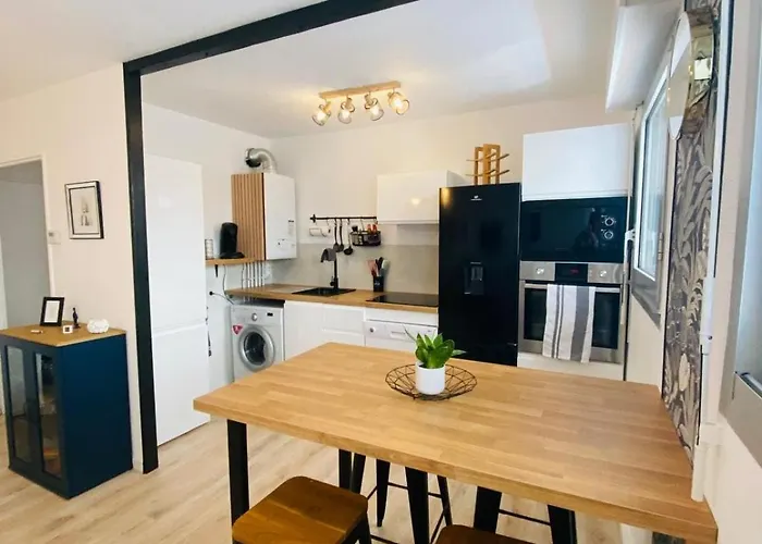 Hyper Centre T2 Parking Prive * Биарриц